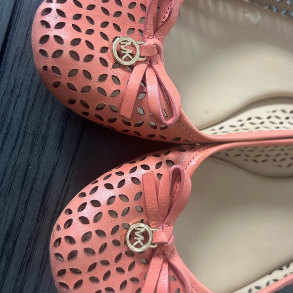Michael Kors Women's Coral Cutout Flats - Picture 2 of 4
